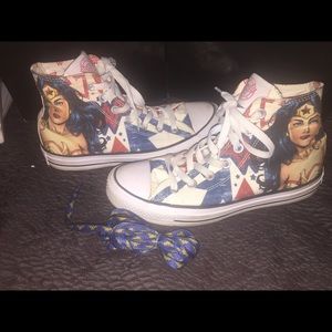 Wonder women converse